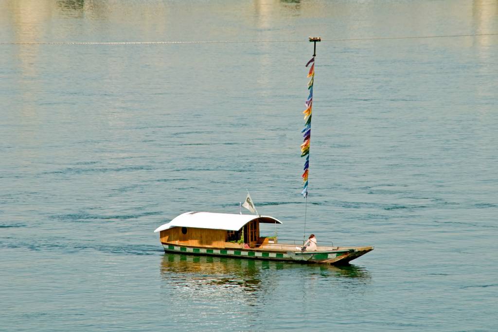 Basler Fähre auf dem Rhein